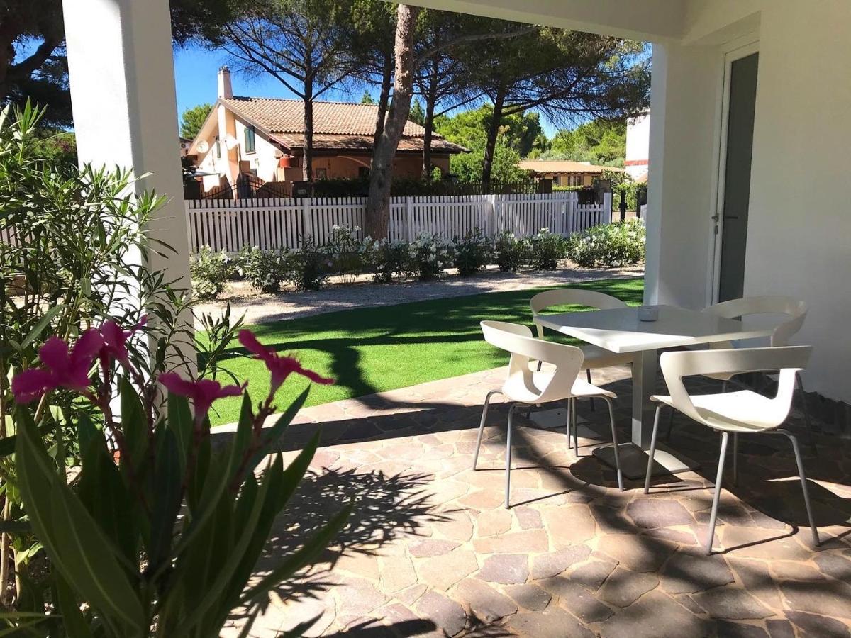 Angolo Mare Apartments & Rooms Porto Pino Ngoại thất bức ảnh