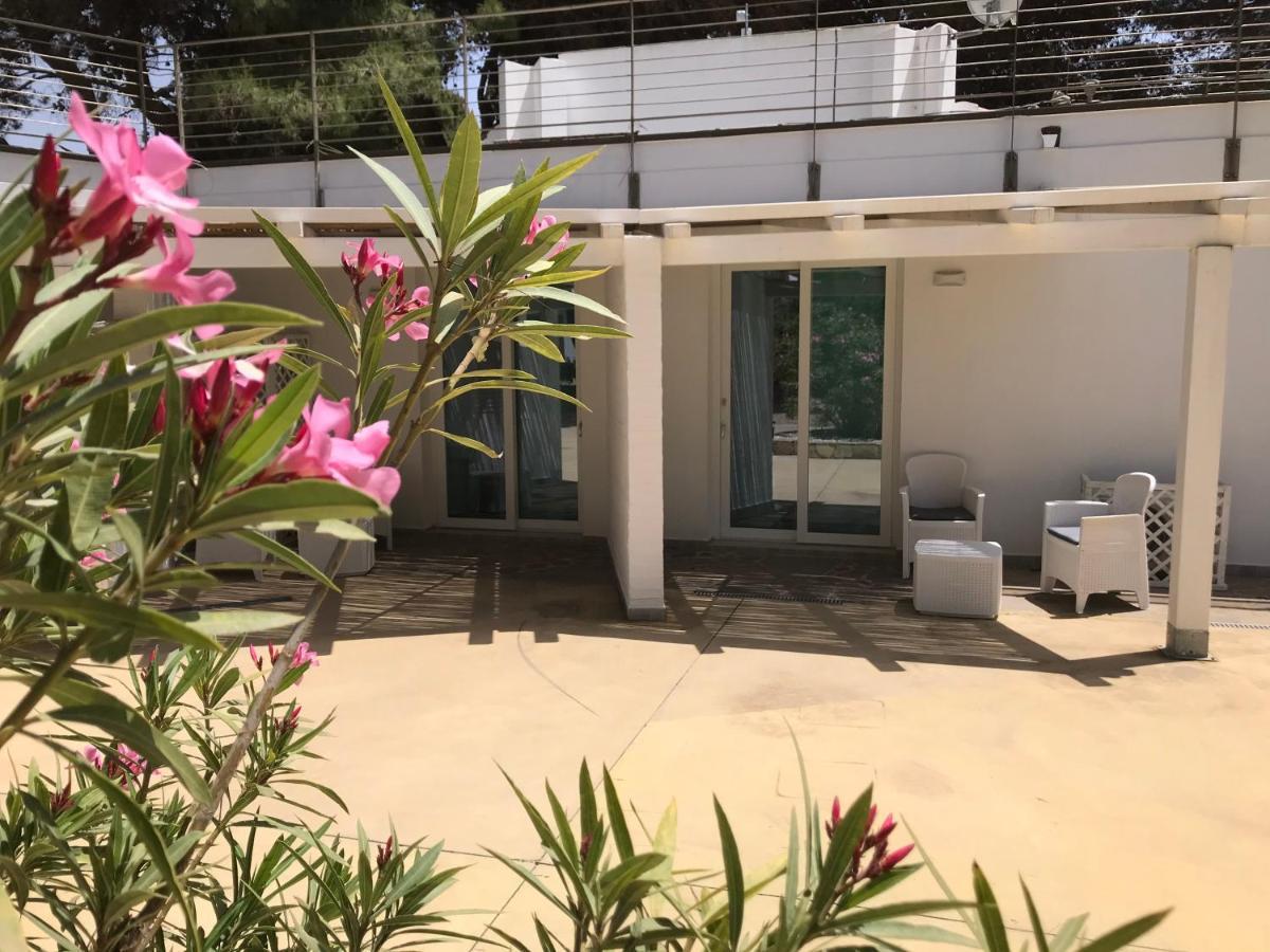 Angolo Mare Apartments & Rooms Porto Pino Ngoại thất bức ảnh