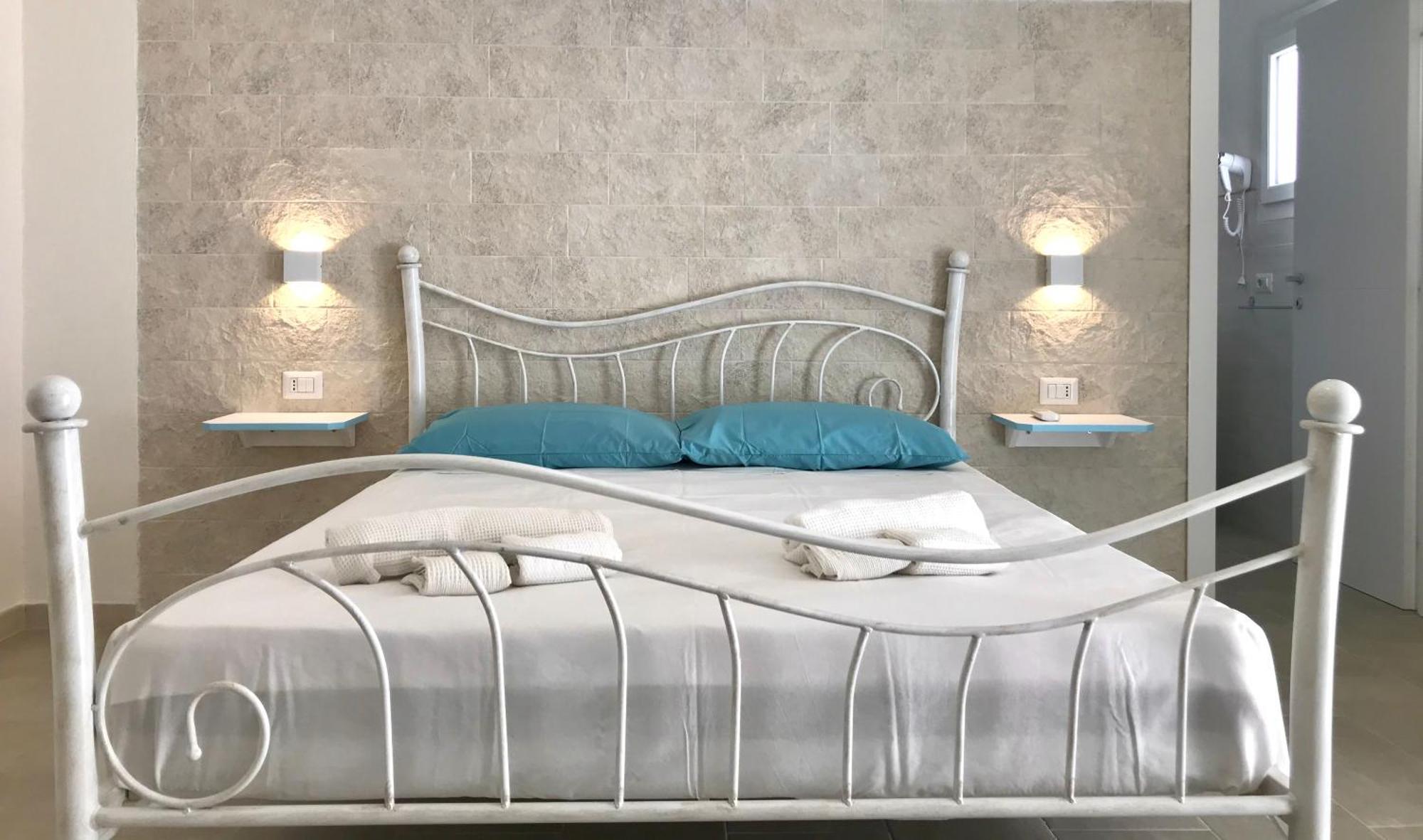 Angolo Mare Apartments & Rooms Porto Pino Ngoại thất bức ảnh