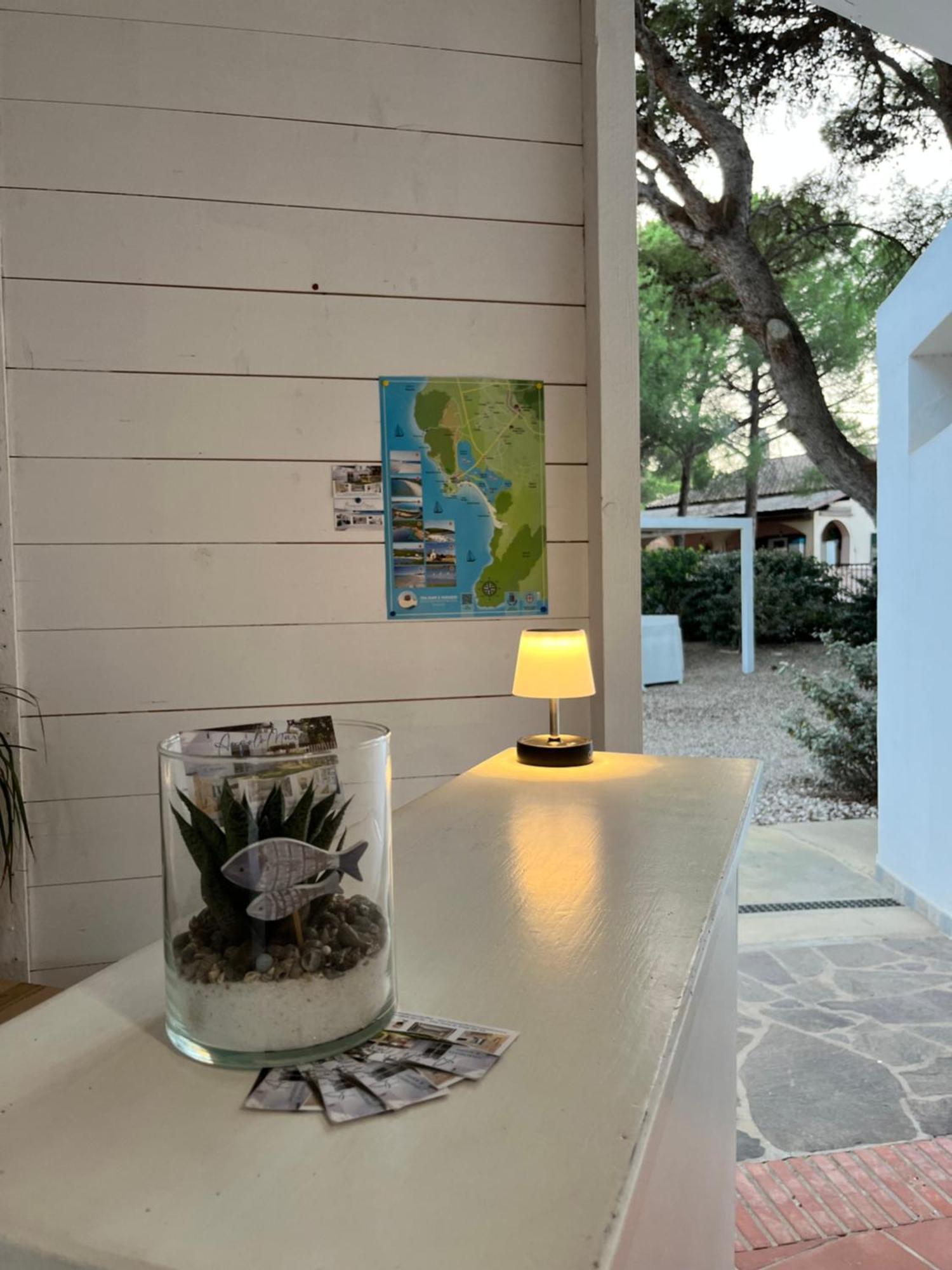 Angolo Mare Apartments & Rooms Porto Pino Ngoại thất bức ảnh
